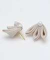 TSUMAMI ZAIKU Flower Petals Earrings