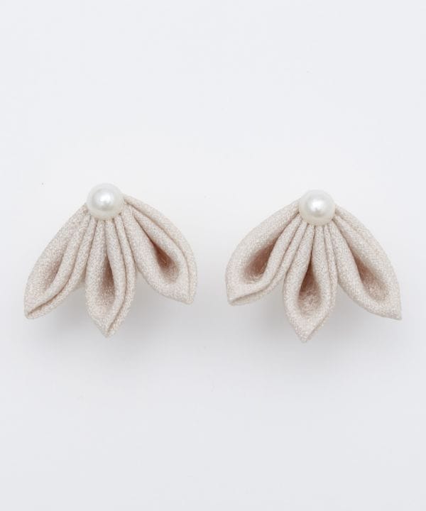 TSUMAMI ZAIKU Flower Petals Earrings