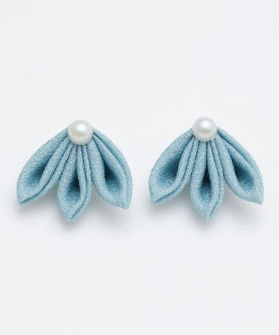 TSUMAMI ZAIKU Flower Petals Earrings