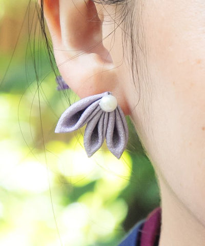 TSUMAMI ZAIKU Flower Petals Clip Earrings