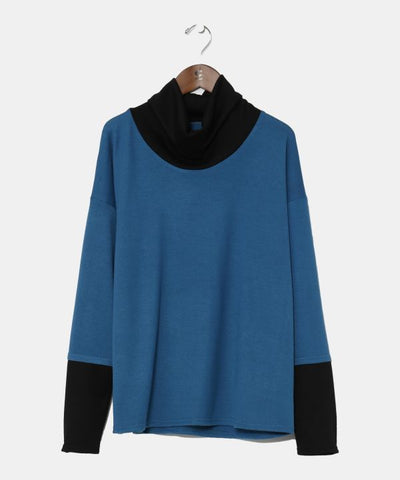 Bi Color Turtleneck Top