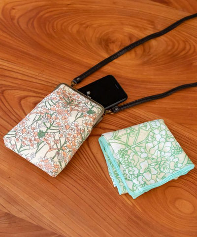 Spring Breeze GAMAGUCHI Kisslock Smartphone Pouch